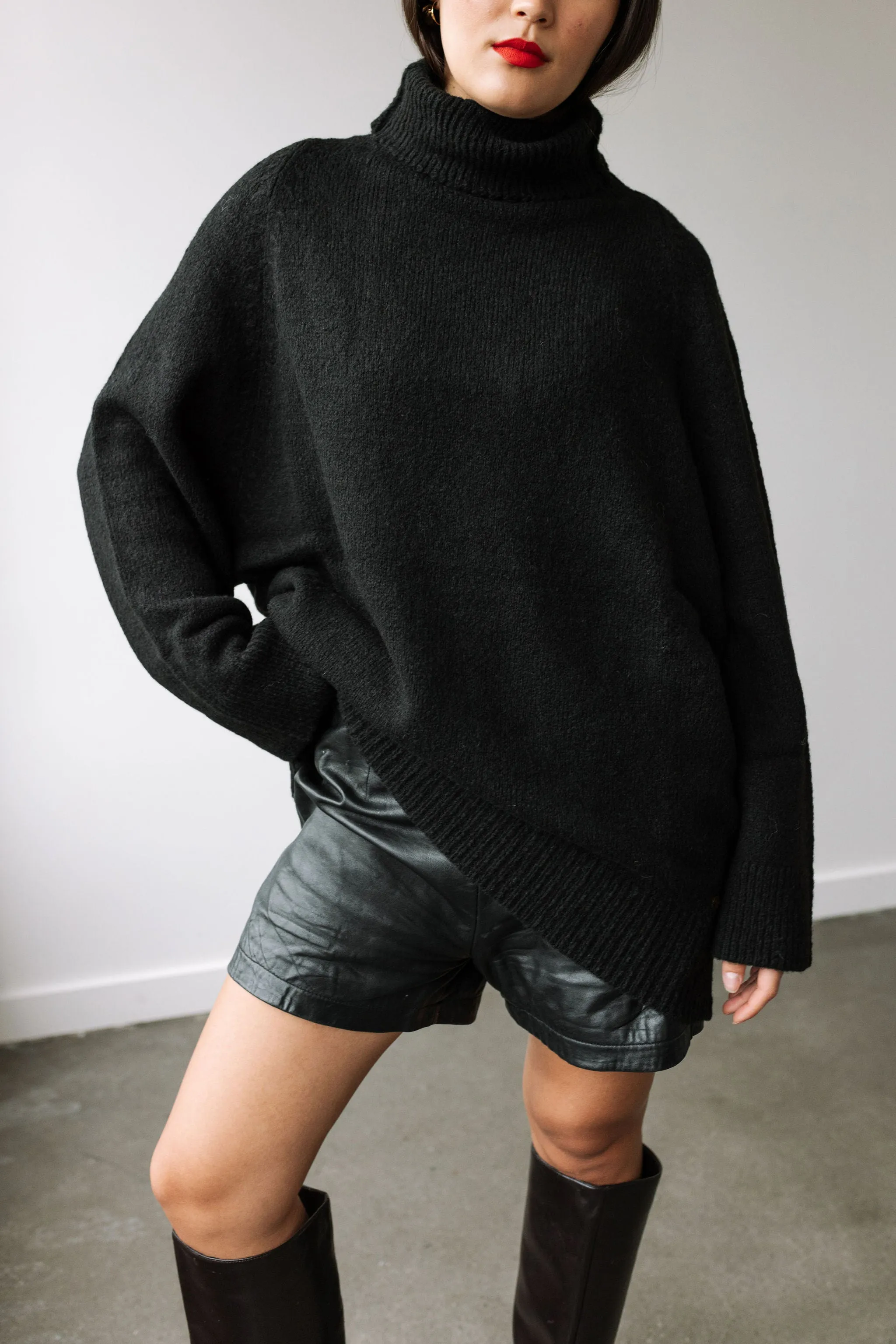 Alpaca and Wool Blend Sweater (Black)