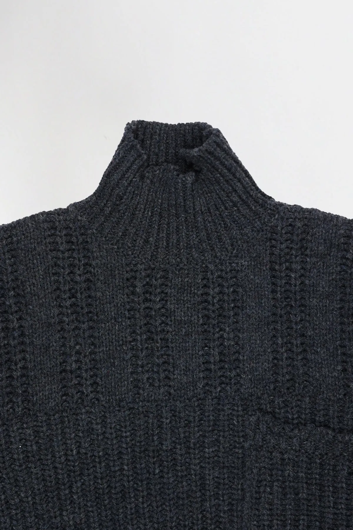 Broken Fisherman Turtleneck - Dark Grey