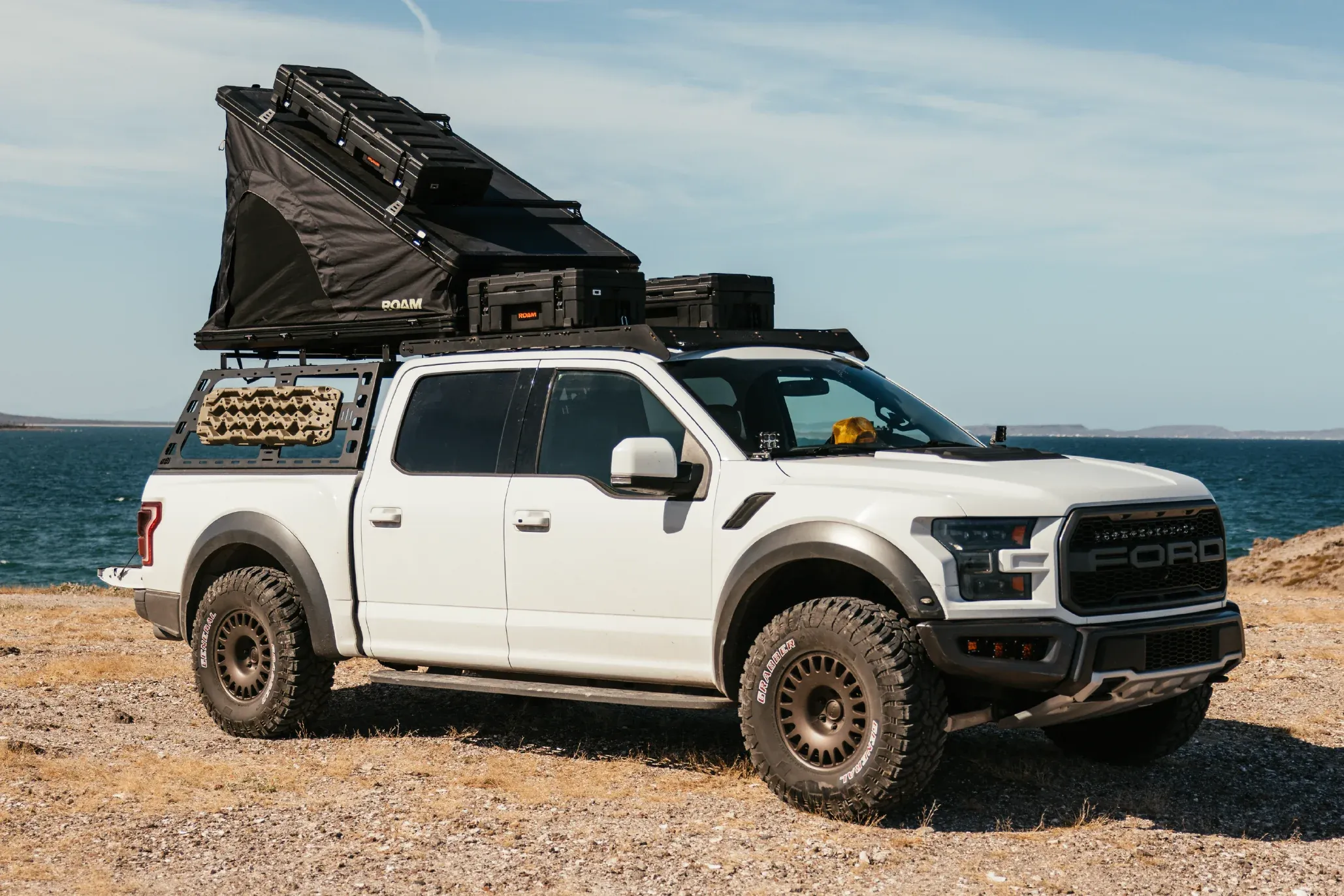 Roam Adventure The Desperado Hardshell Rooftop Tent