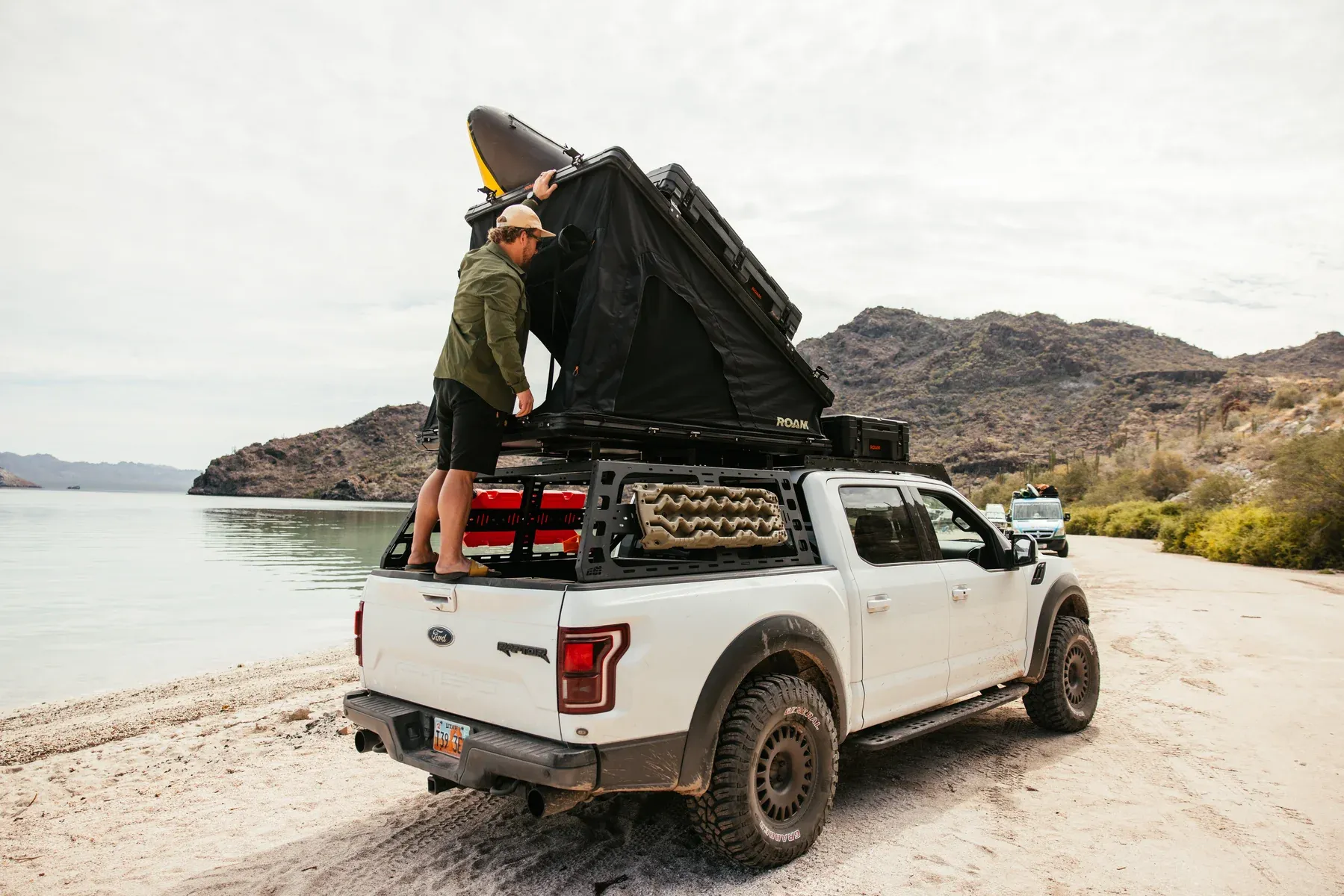 Roam Adventure The Desperado Hardshell Rooftop Tent