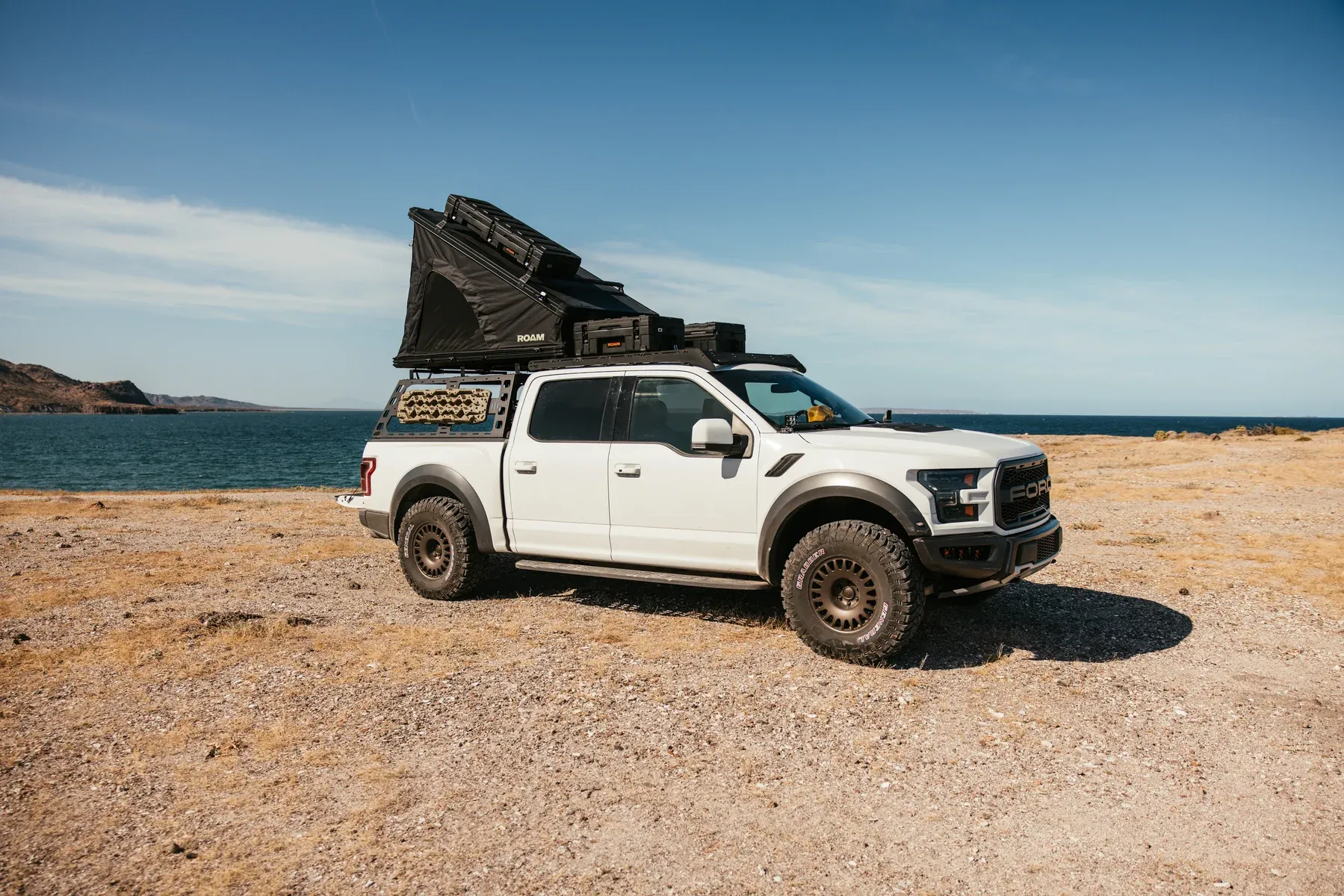 Roam Adventure The Desperado Hardshell Rooftop Tent