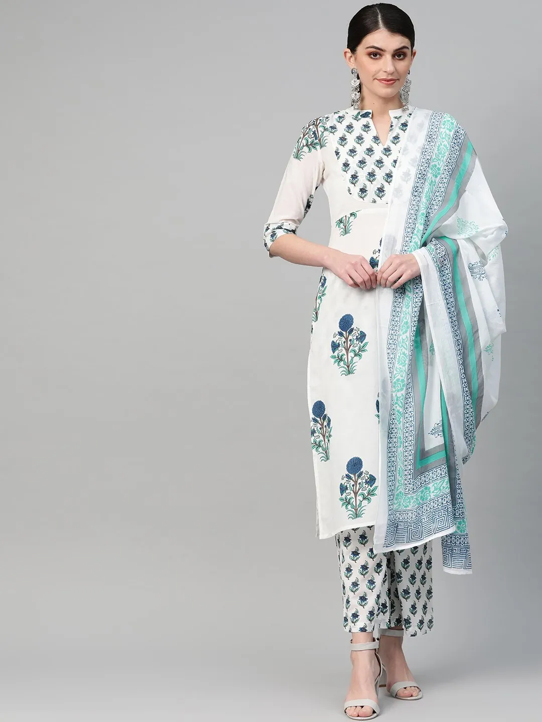 Women White & Blue Straight Floral Printed Kurta And Trousers Set